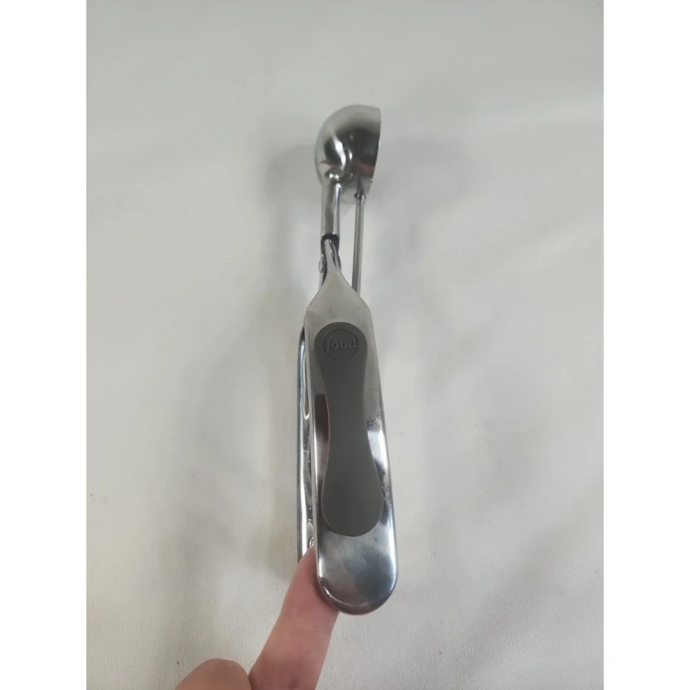 Food Ice Cream Scooper Melon Balls 1.5 Inches Easy Squeeze And Release